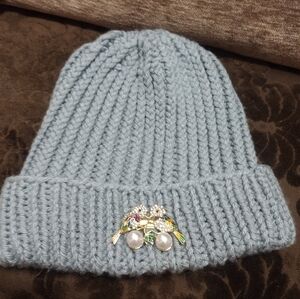 Gray Knitted Beanie Hat Toboggan With Bird Brooch